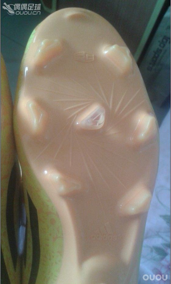 求各位路过的OUOU众神求指教,刚买的ADIDAS messi 梅西顶级F50 FG 足球鞋 M17681