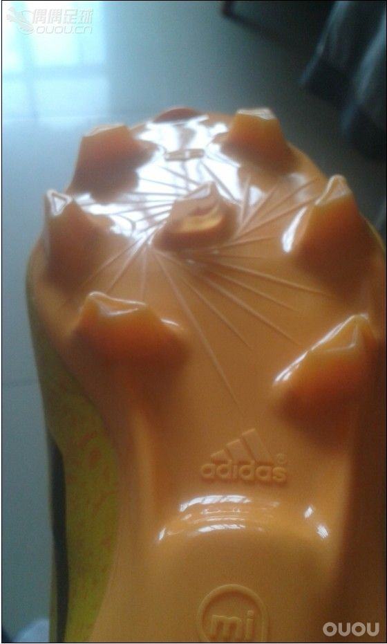 求各位路过的OUOU众神求指教,刚买的ADIDAS messi 梅西顶级F50 FG 足球鞋 M17681