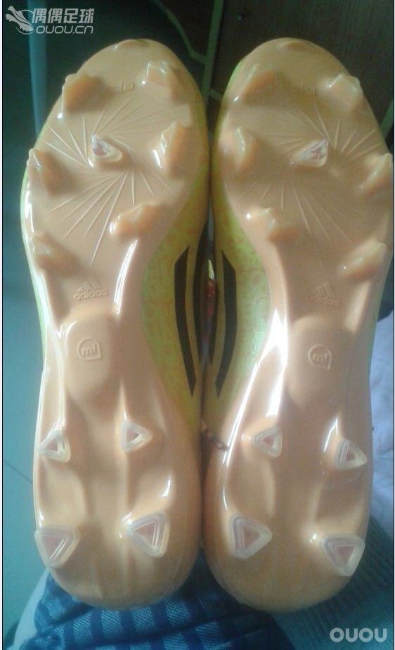 求各位路过的OUOU众神求指教,刚买的ADIDAS messi 梅西顶级F50 FG 足球鞋 M17681