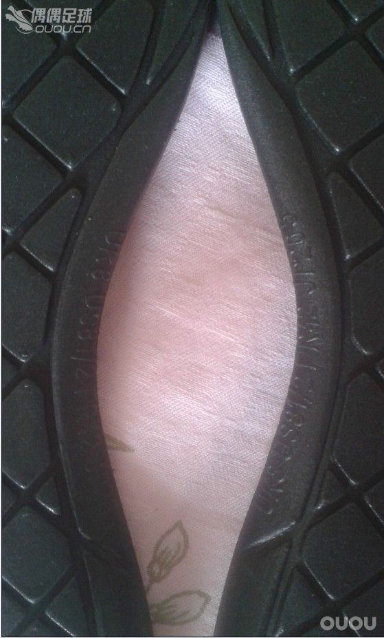 求各位路过的OUOU众神求指教,刚买的ADIDAS messi 梅西顶级F50 FG 足球鞋 M17681