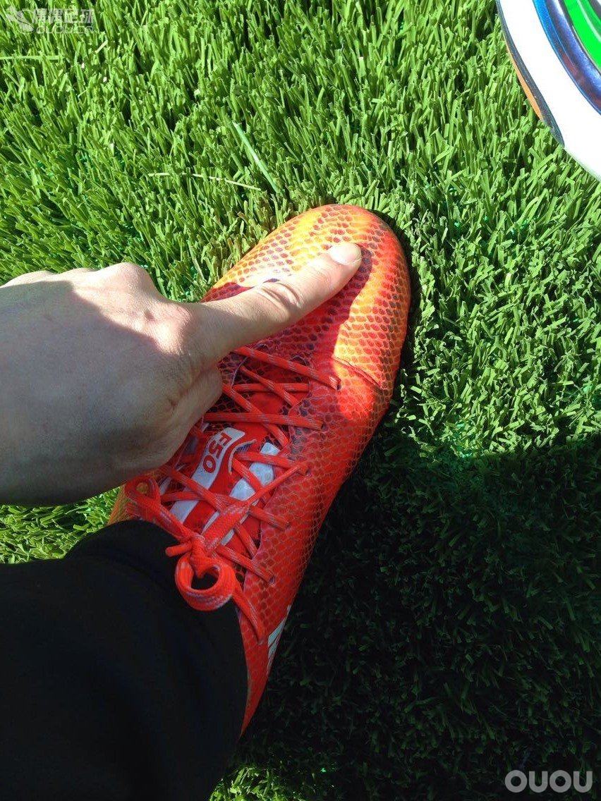 偶偶第十二次草根接力实战评测】第二棒-Adidas Adizero F50 V AG红龙 本命年评测火热红龙