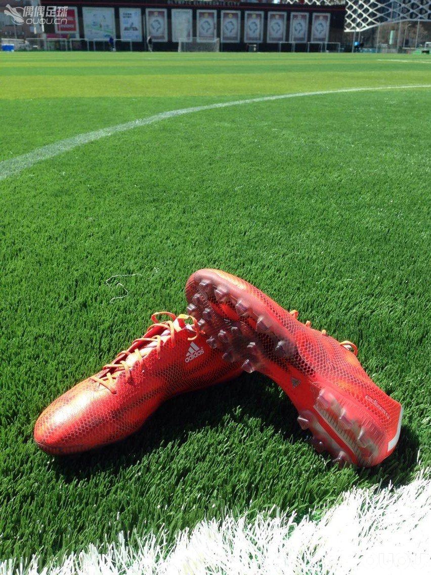 偶偶第十二次草根接力实战评测】第二棒-Adidas Adizero F50 V AG红龙 本命年评测火热红龙