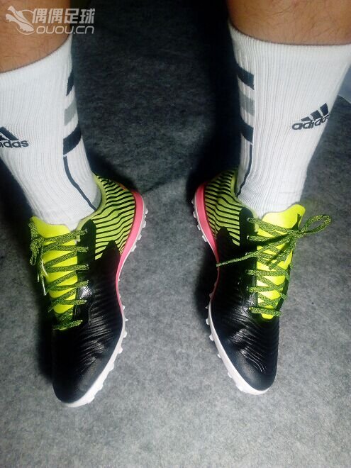 阿迪新系列15.2 TF上脚,那个X像不像特步呢