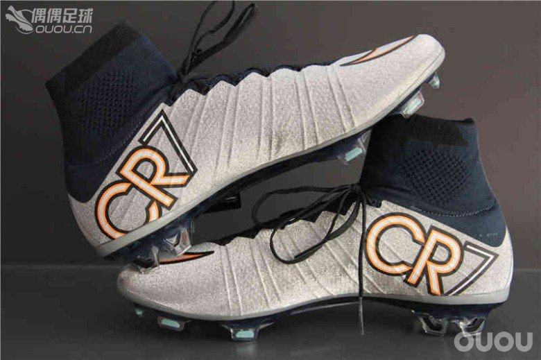 这颜色真心舍不得踢啊,太漂亮了,是不是?