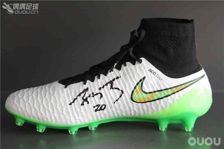 这个亲笔签名的鞋可以有么,呵呵