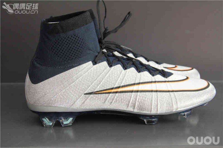 这颜色真心舍不得踢啊,太漂亮了,是不是?