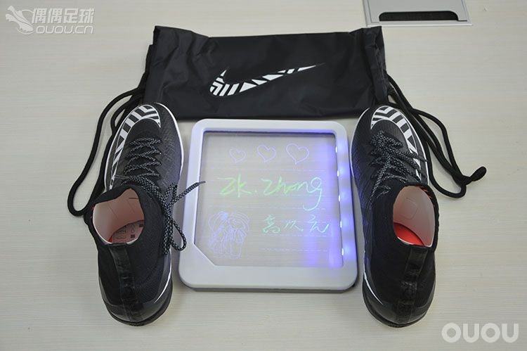 美图欣赏之NIKE MERCURIALX PROXIMO STREET TF