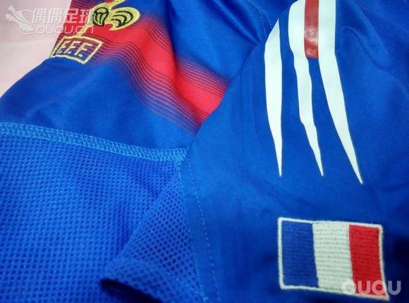 求鉴定2004法国队主场 领标被剪