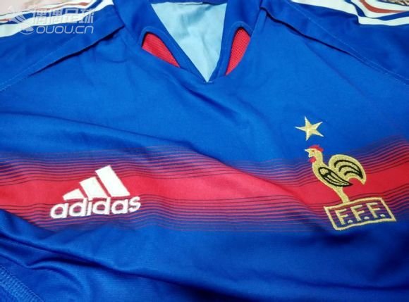 求鉴定2004法国队主场 领标被剪
