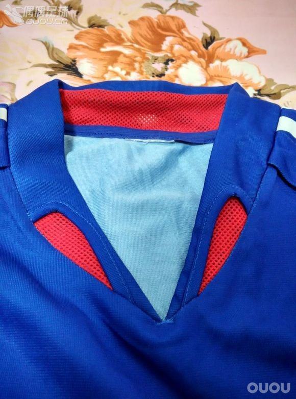 求鉴定2004法国队主场 领标被剪