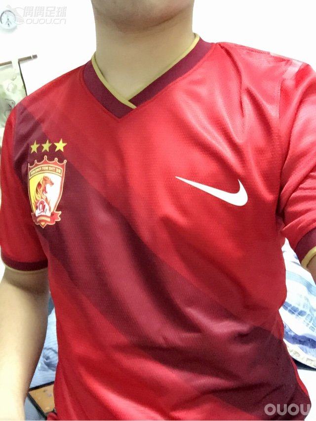 关于今年中超的球员版球衣尺码,求大家帮助…