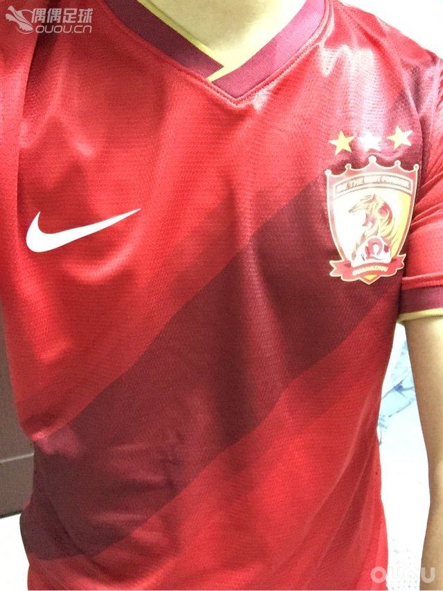 关于今年中超的球员版球衣尺码,求大家帮助…