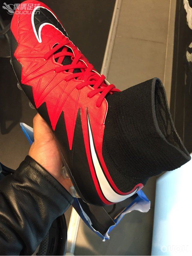 NIKE Hypervenom②.personnaliser?