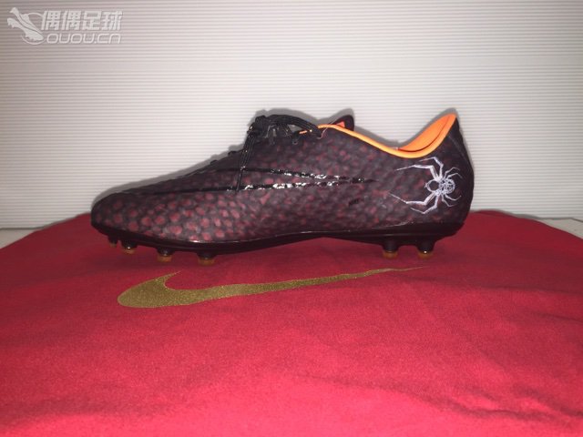 【NIKE HYPERVENOM TRANSFORM SE】图片赏析