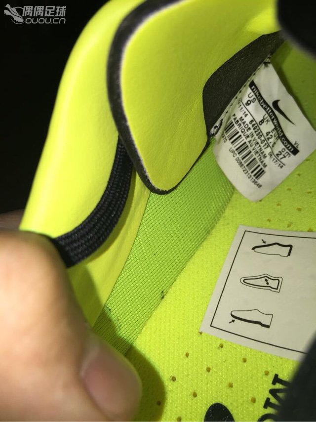 求鉴定,这双是正品吗?