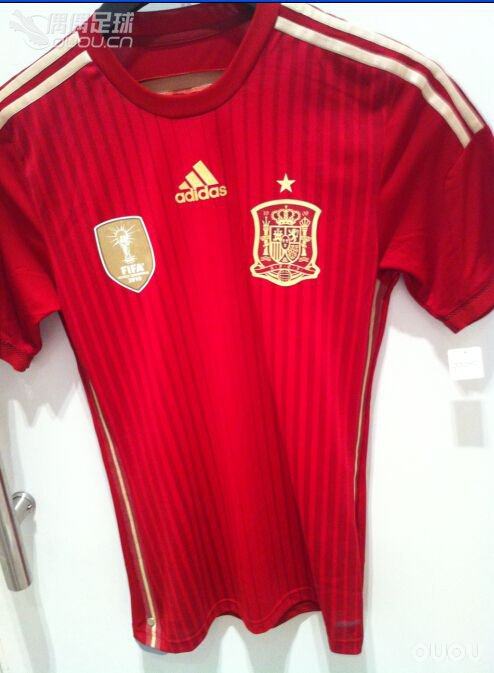 这是不是球员版的球衣呢??