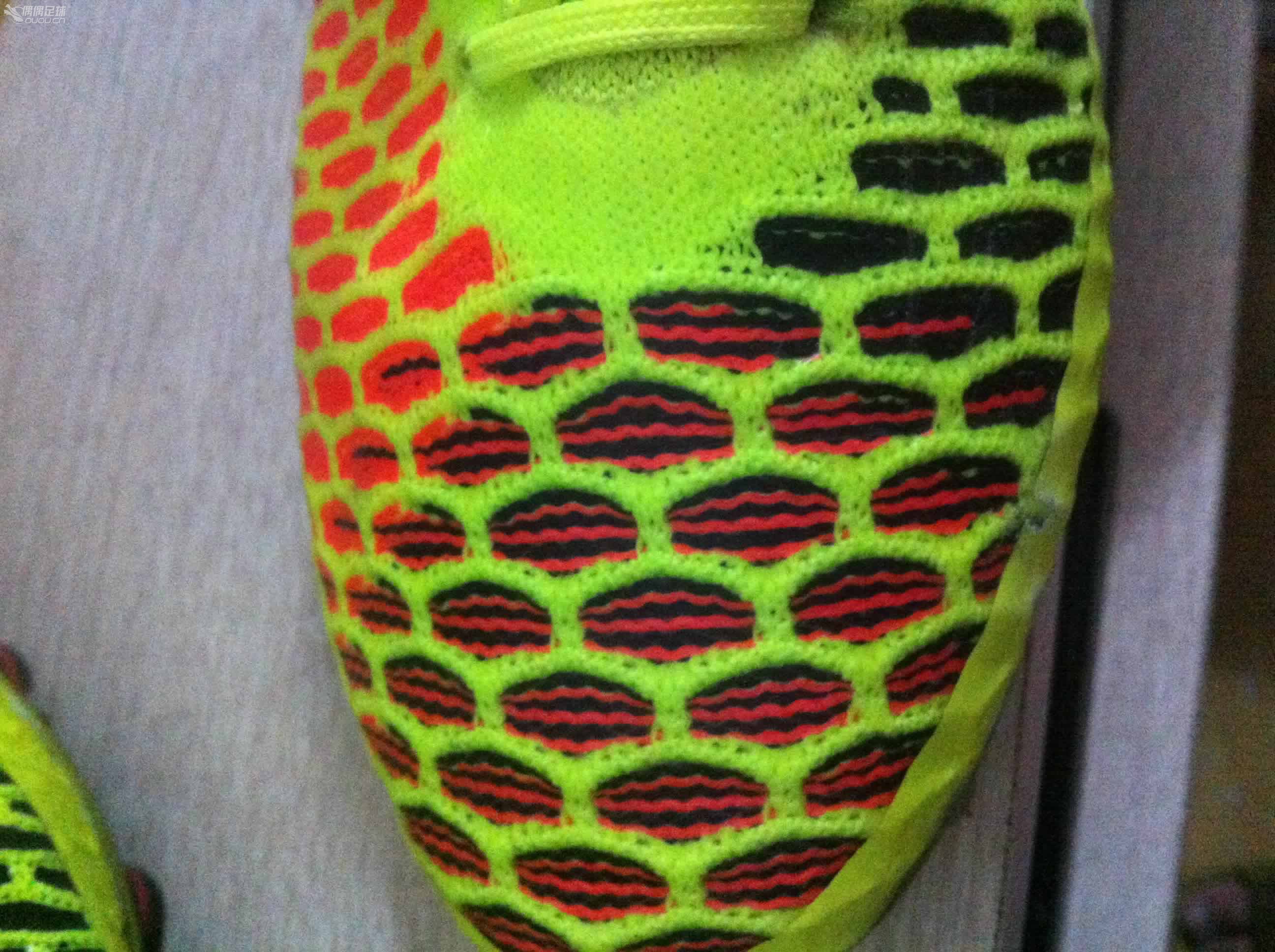 请球星们帮我鉴定一下这双超顶鬼牌正不正???