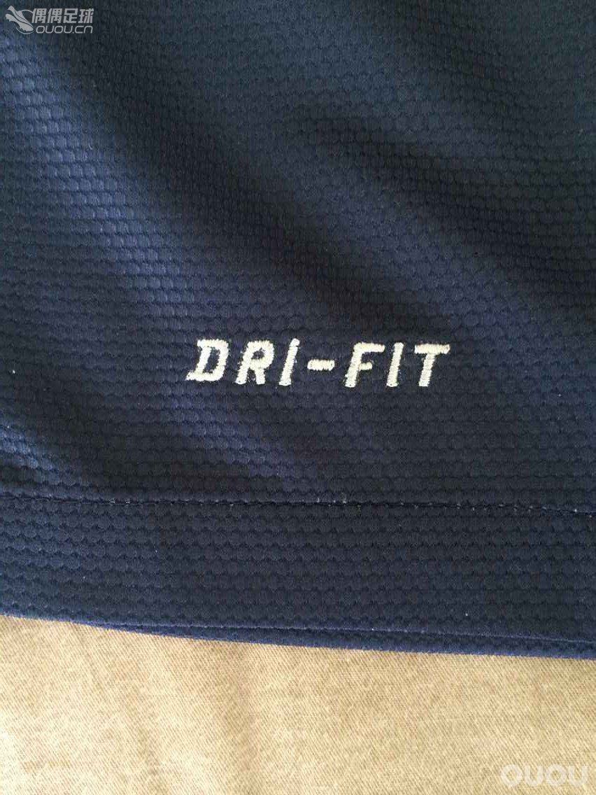 跪求各位大神品一品近期入手的一件1213赛季大巴黎的32号小贝!