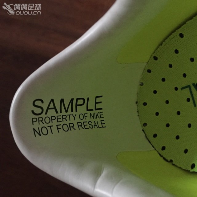 晒美照,字数不够还不能发