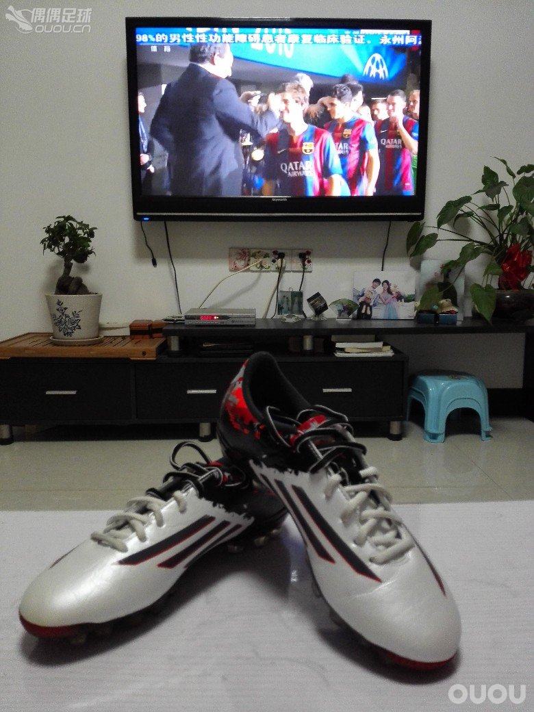 为欧冠14/15赛季的梅西而纪念..