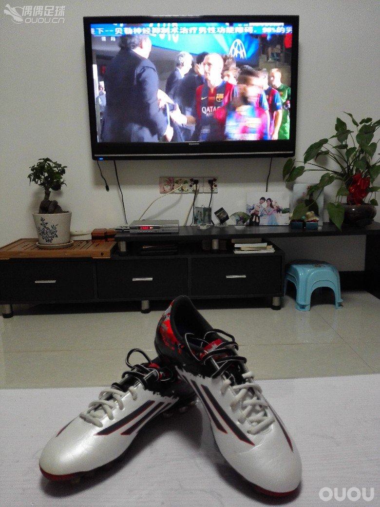 为欧冠14/15赛季的梅西而纪念..