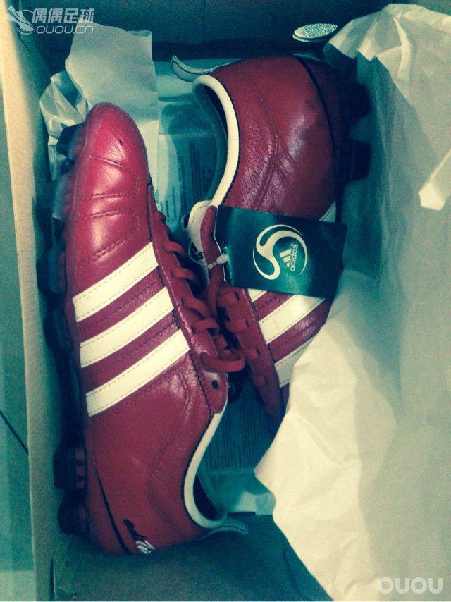 生日礼物2红色的卡卡4自己送自己的生日礼物这个鞋子鞋底感觉有弹性的 在地板上踩没感觉搁脚