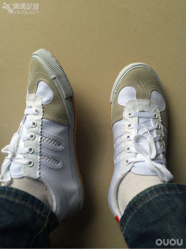 看厌了nike adidas puma和mizuno的各大评测。何不来看一看我们经典的国产货。