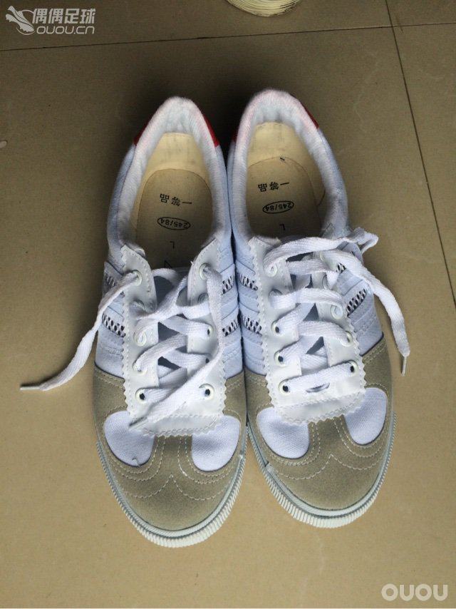 看厌了nike adidas puma和mizuno的各大评测。何不来看一看我们经典的国产货。
