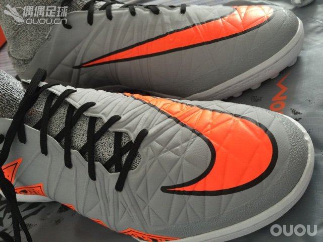 HYPERVENOMX PROXIMO TF开箱一直想入一双超顶tf,之前错过了鬼牌X,偶然发现了它,欧冠决赛夜果断入手。