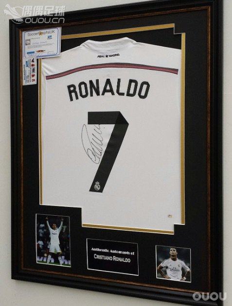 求鉴定C罗签名球衣