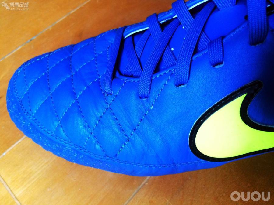 足球、球鞋与改变