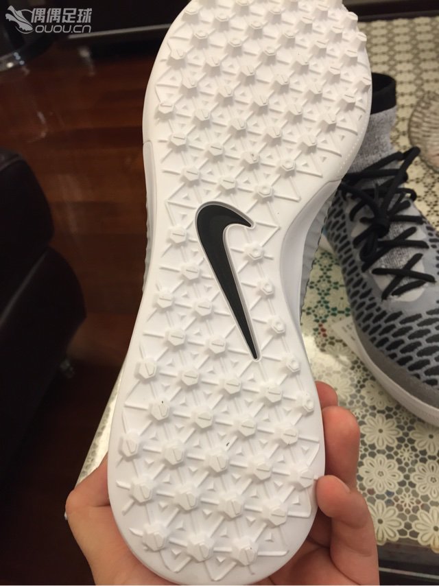 求鉴定是不是正版,MagistaX。