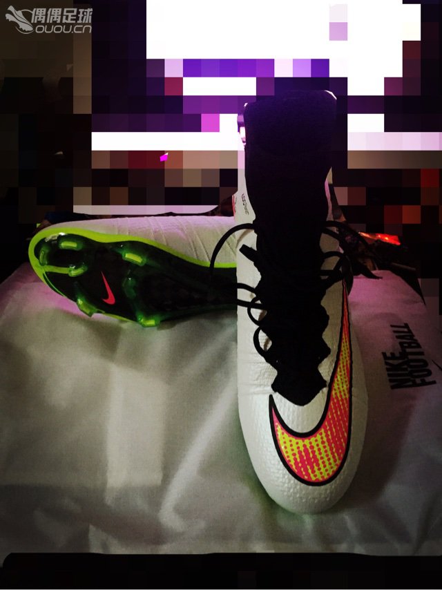Nike Mercurial Superfly FG刺客10圣诞白配色,尺码42.5  球鞋评测