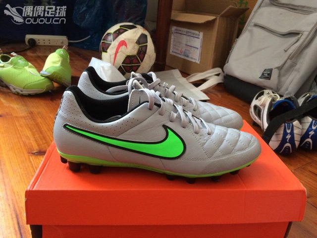 学生党,省吃俭用终于入手新配色传奇五乞丐版,感觉是最好看的配色惹!