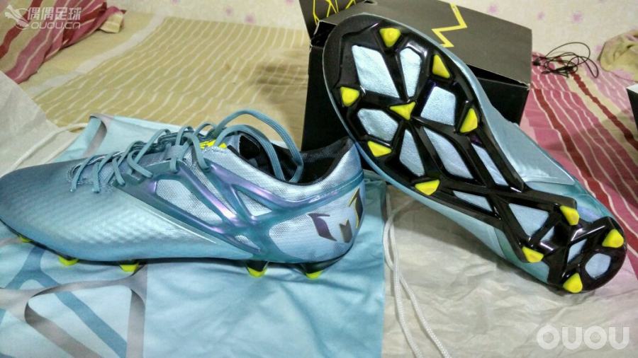 终于搞到了梅西的新款15.1 好开心!