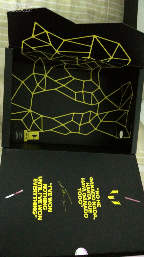 终于搞到了梅西的新款15.1 好开心!