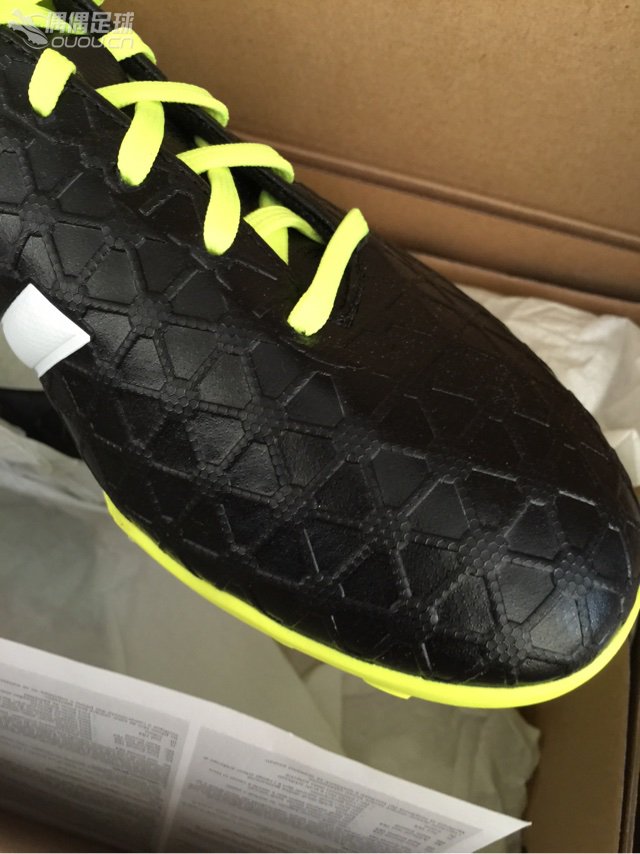 麻烦各位大神帮我看看是正品吗!