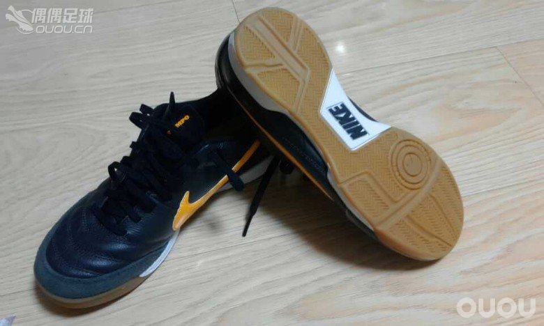 本命年的足球狗 继续自己的快乐足球!