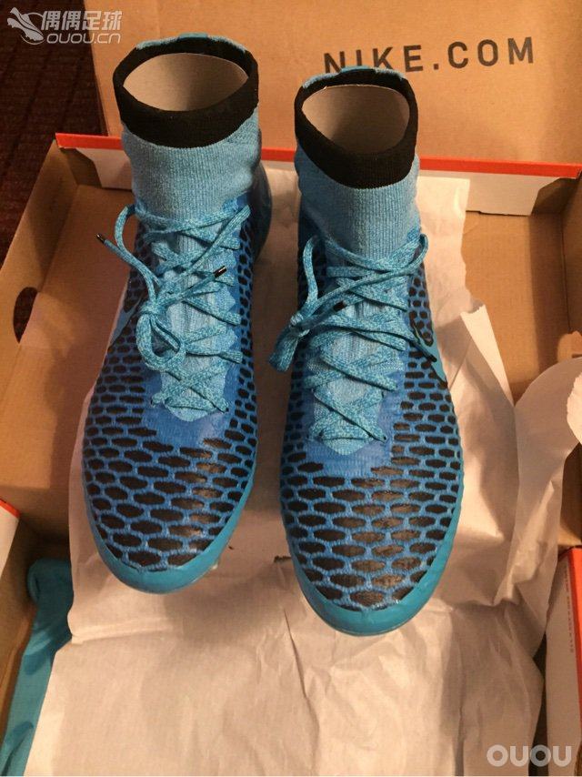 呵呵,我终于理解,产地决定一双鞋的品质。。越南佬这就是Nike叫你做的鞋?