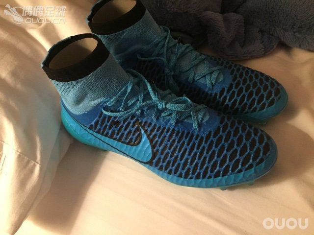 呵呵,我终于理解,产地决定一双鞋的品质。。越南佬这就是Nike叫你做的鞋?