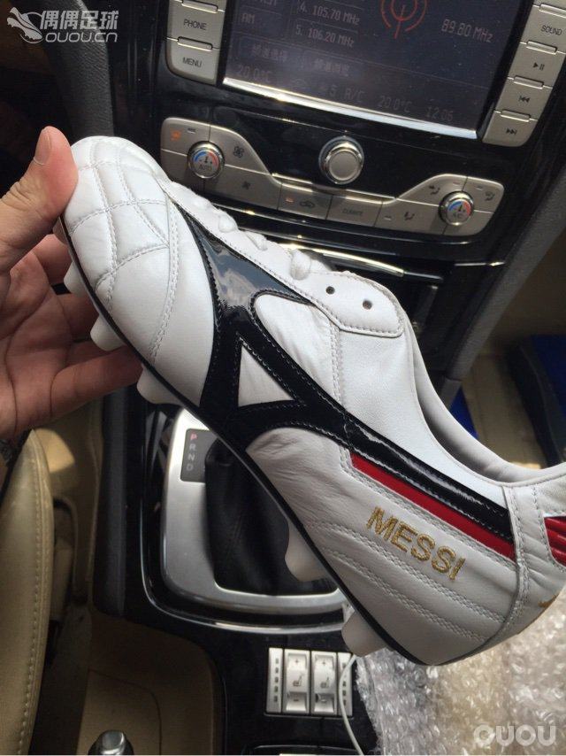 M8定制日本那边给我重做了一只左脚…不过我也耗了两百左右的邮费…