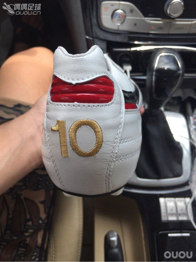 M8定制日本那边给我重做了一只左脚…不过我也耗了两百左右的邮费…