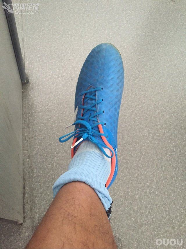 测试的NB到手了,先写个上脚感受预热一下。我的脚数据:270,宽10。