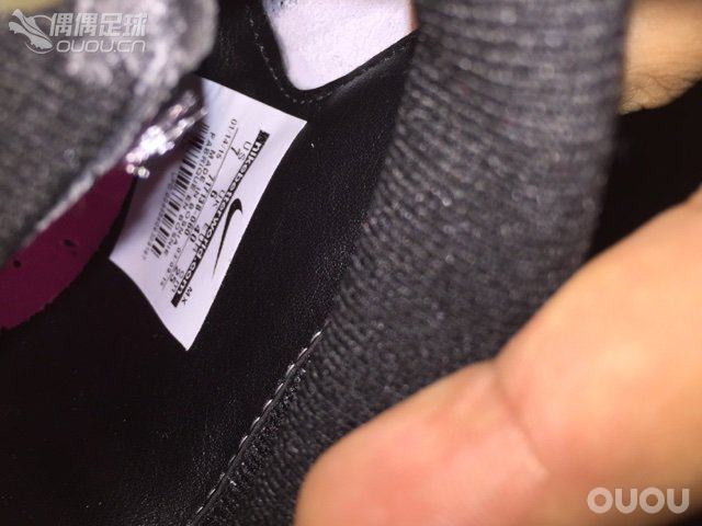 刚入手的新战靴这次找对码数了,之前一直想要闪银但是忍了