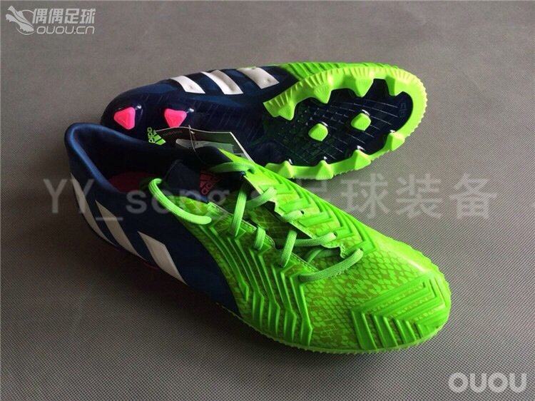 这双鞋正吗?麻烦懂行的给鉴定一下。