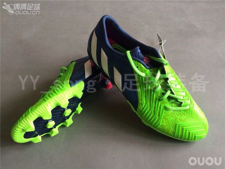 这双鞋正吗?麻烦懂行的给鉴定一下。