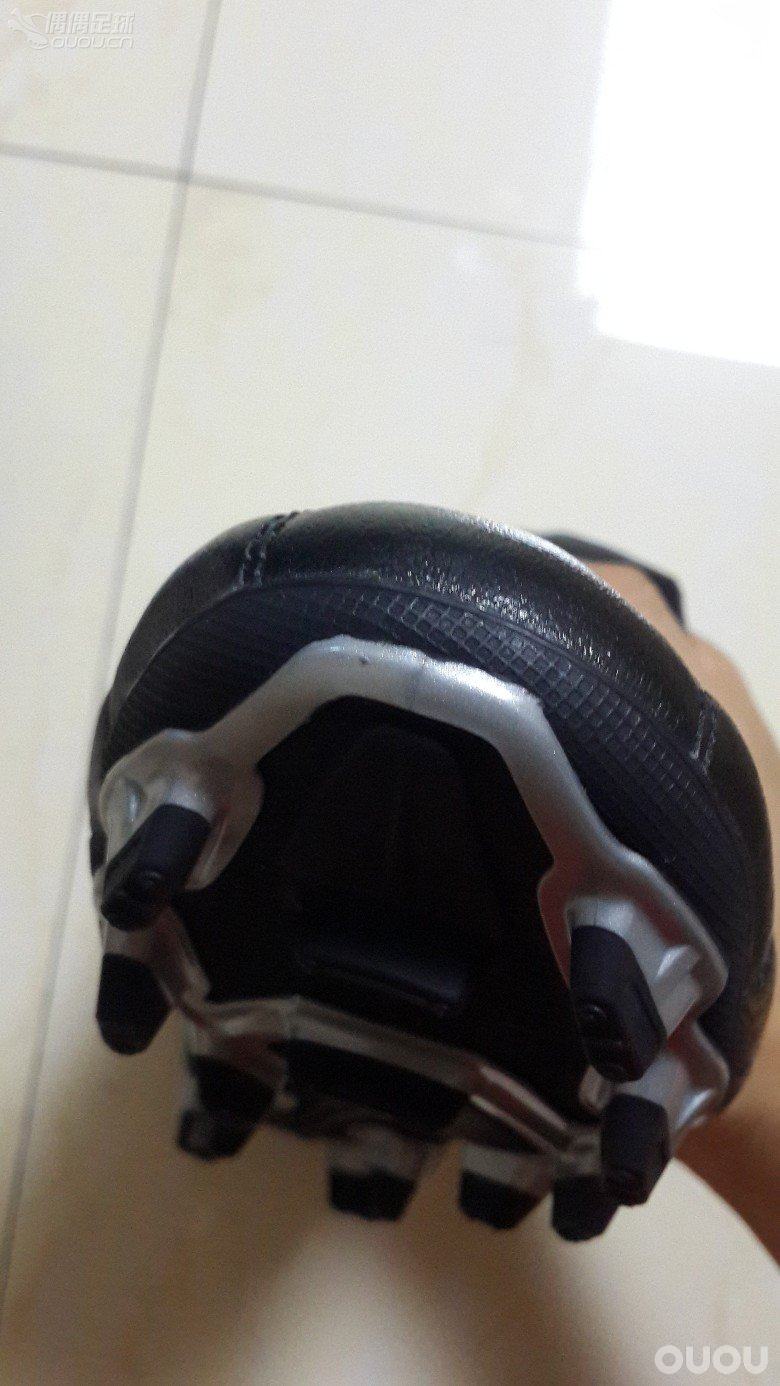 请各位大神,帮助小弟鉴定下,我这双鞋是不是假货!