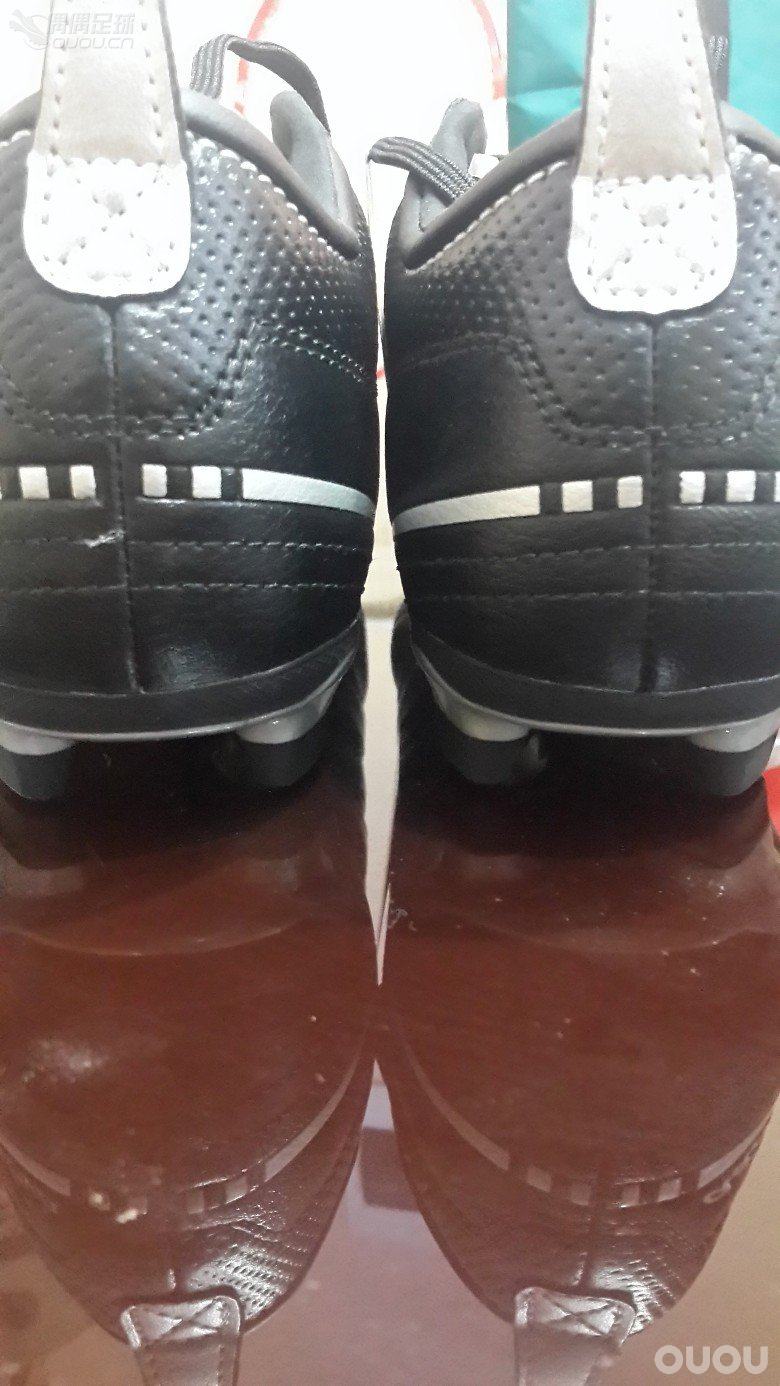 请各位大神,帮助小弟鉴定下,我这双鞋是不是假货!