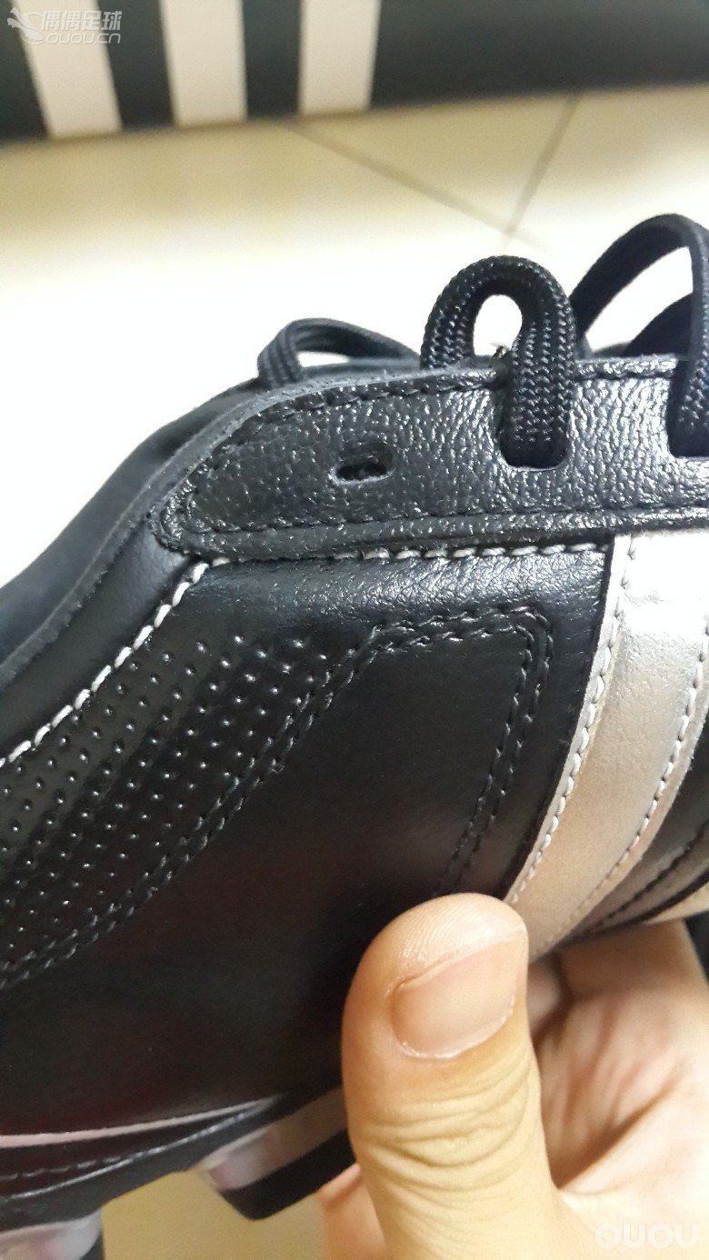 请各位大神,帮助小弟鉴定下,我这双鞋是不是假货!