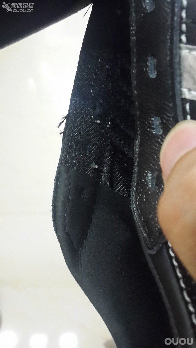 请各位大神,帮助小弟鉴定下,我这双鞋是不是假货!